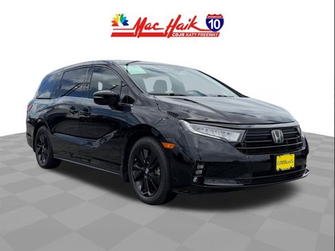 Used 2023 Honda Odyssey Sport image 2