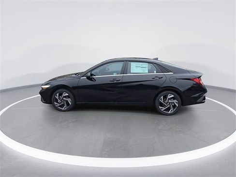 New 2025 Hyundai Elantra Limited image 6