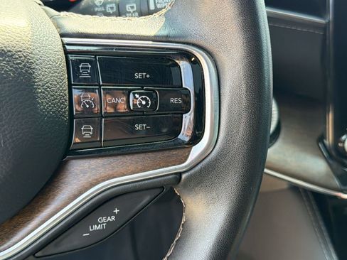 Used 2023 Jeep Grand Wagoneer 4WD image 16