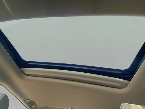 Used 2025 Honda CR-V EX-L image 17