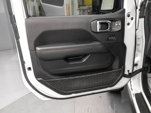 Used 2022 Jeep Wrangler Unlimited Rubicon w/ Trailer Tow Package image 29