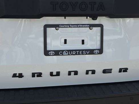 Certified 2026 Toyota 4Runner TRD Off-Road Premium AWD/4WD image 30