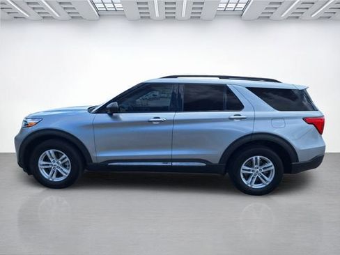 Used 2024 Ford Explorer XLT w/ Equipment Group 202A AWD/4WD image 7