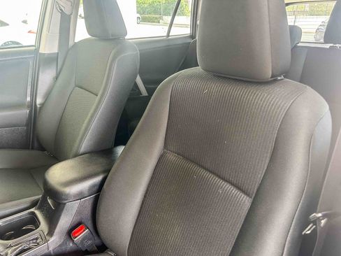 Used 2017 Toyota RAV4 LE image 23