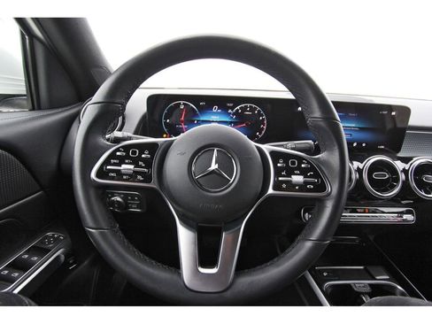 Used 2023 Mercedes-Benz GLB 250 4MATIC image 14