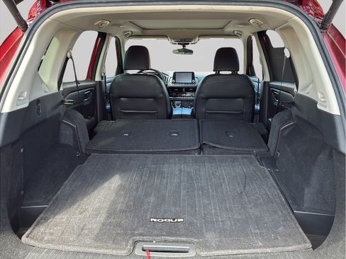 Used 2021 Nissan Rogue SV w/ Premium Package FWD image 9