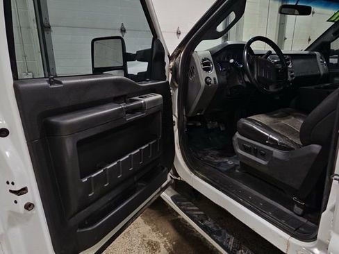 Used 2011 Ford F250 Lariat w/ Lariat Interior Pkg image 19