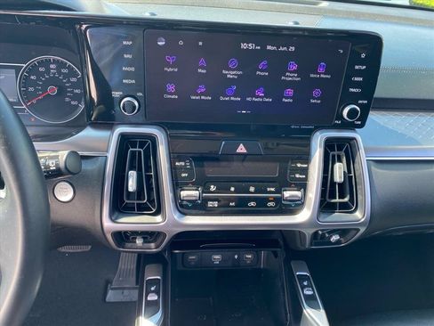 Certified 2023 Kia Sorento EX AWD/4WD image 12