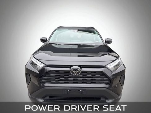 Used 2025 Toyota RAV4 XLE image 9