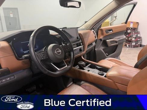 Used 2023 Nissan Pathfinder Platinum AWD/4WD image 9