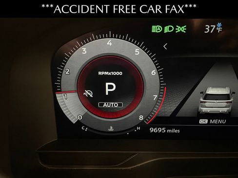 Used 2024 Nissan Pathfinder Platinum image 2