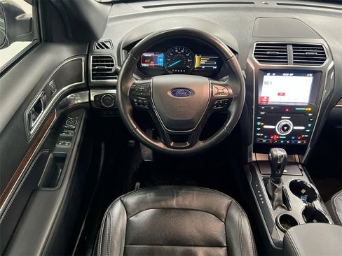Used 2019 Ford Explorer Limited w/ Class III Trailer Tow Package image 21