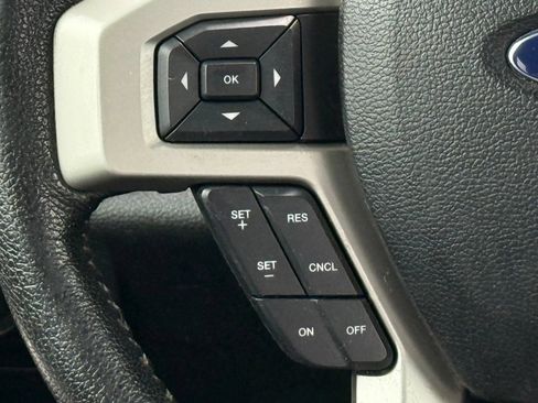 Used 2015 Ford F150 Lariat w/ Equipment Group 502A Luxury AWD/4WD image 32