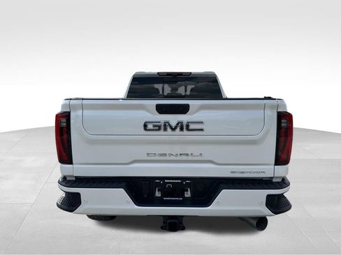 Used 2025 GMC Sierra 2500 Denali Ultimate AWD/4WD image 18