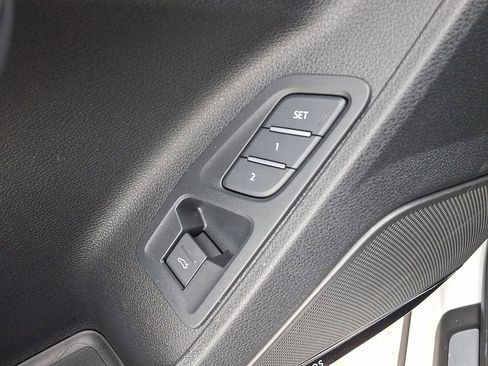 Certified 2025 Audi Q3 2.0T Premium Plus w/ Premium Plus Package image 28