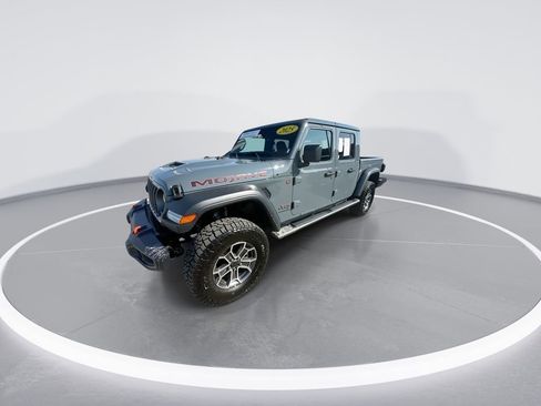 Used 2025 Jeep Gladiator Mojave w/ Convenience Group image 4