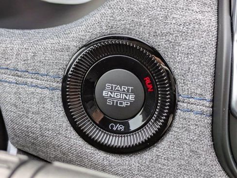 New 2026 Jeep Compass Latitude image 24