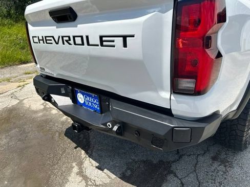 Used 2025 Chevrolet Colorado LT w/ LT Convenience Package AWD/4WD image 14