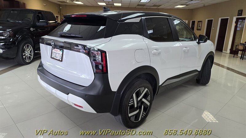 Used 2025 Nissan Kicks SV FWD image 4