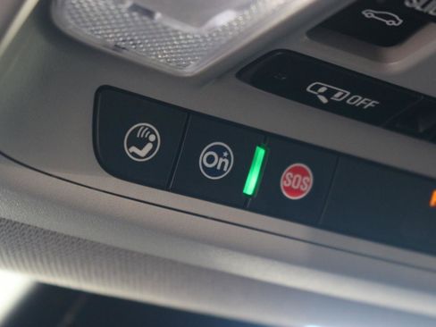 Used 2022 GMC Acadia AT4 w/ Technology Package image 32