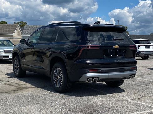 New 2026 Chevrolet Traverse LT w/ LPO, Floor Liner Package image 5