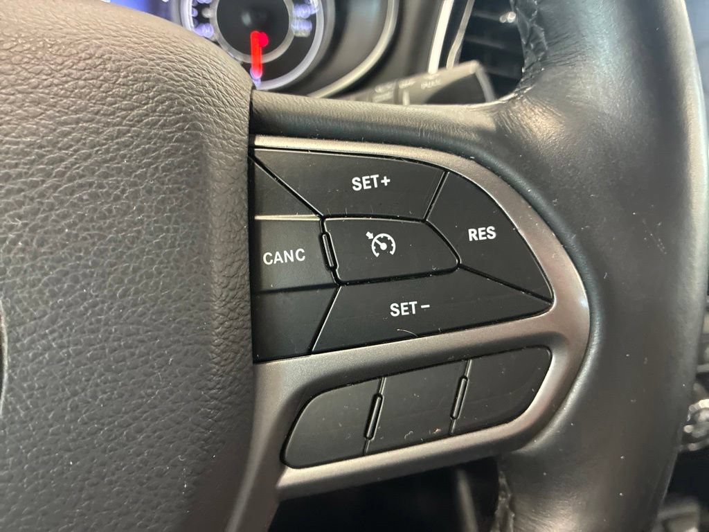 Used 2019 Jeep Cherokee Limited AWD/4WD image 14