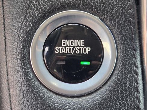 Used 2018 Cadillac Escalade ESV Luxury RWD image 19