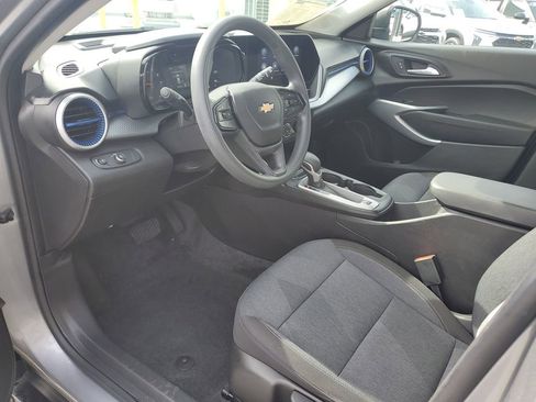 Used 2024 Chevrolet Trax LS w/ Driver Confidence Package image 17