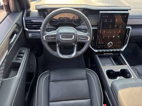 Used 2025 GMC Acadia Denali FWD image 14