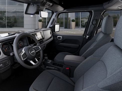 New 2026 Jeep Wrangler Unlimited Sahara w/ Technology Group AWD/4WD image 22