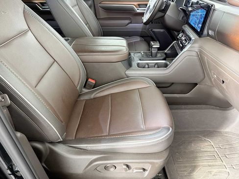 Used 2023 GMC Sierra 1500 Denali w/ Denali Reserve Package AWD/4WD image 10