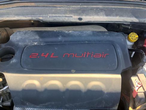 Used 2018 Jeep Renegade Altitude FWD image 31