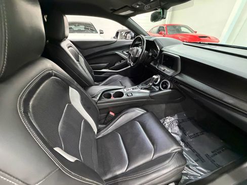 Used 2022 Chevrolet Camaro LT RWD image 18