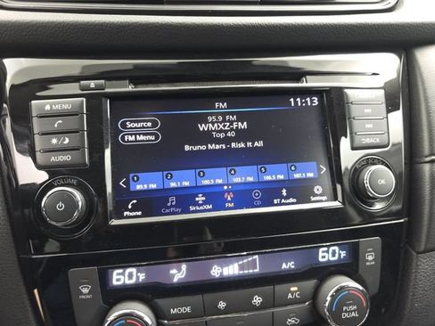 Used 2020 Nissan Rogue SV AWD/4WD image 22