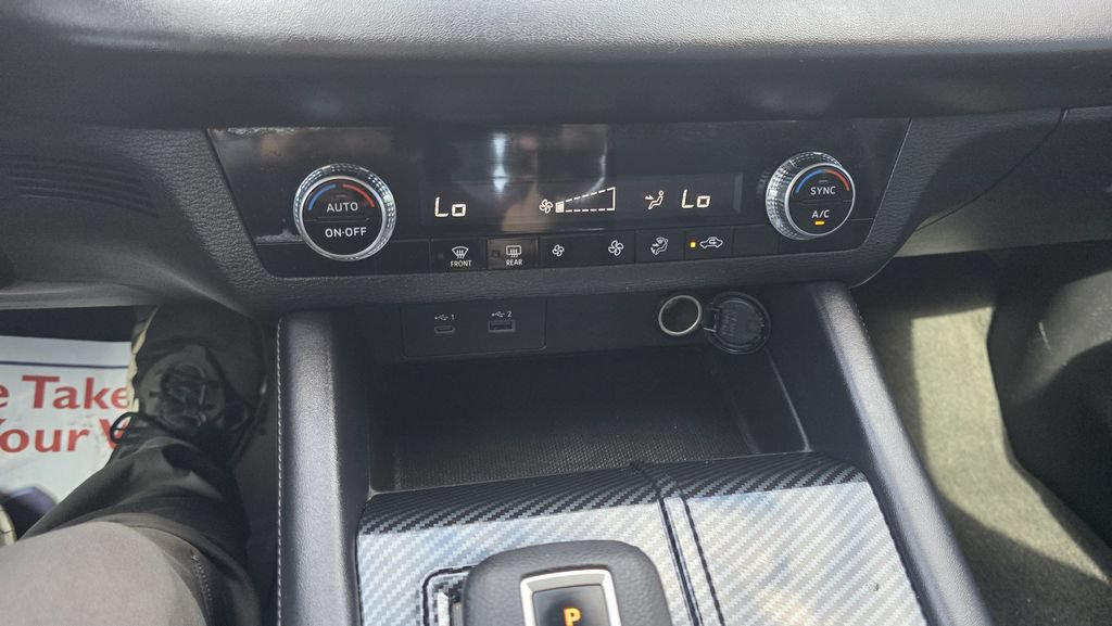 Used 2023 Mitsubishi Outlander ES FWD image 21