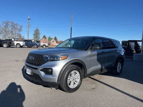 Used 2022 Ford Explorer 4WD w/ Class IV Trailer Tow Package image 3