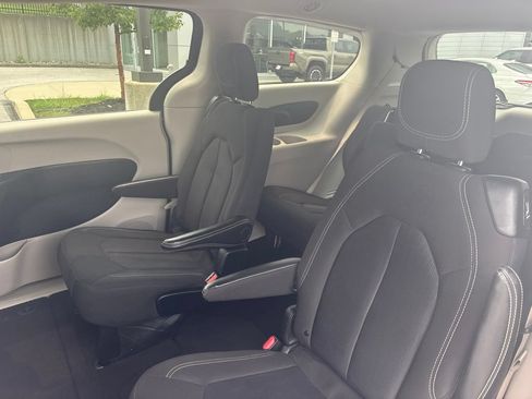 Used 2024 Chrysler Voyager LX FWD image 15