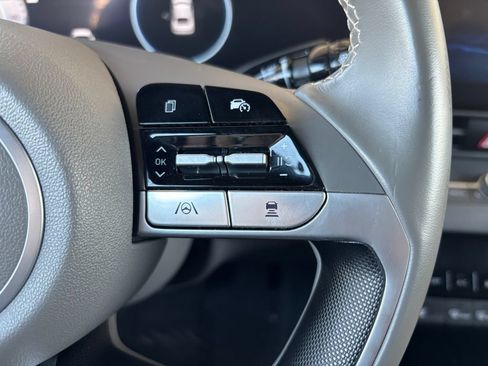 Used 2025 Hyundai Elantra SEL FWD image 12