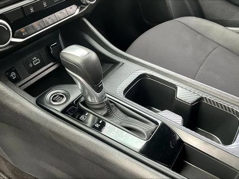 Used 2025 Nissan Sentra S FWD image 17