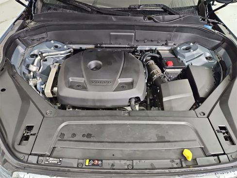 Used 2020 Volvo XC90 T6 Momentum image 14