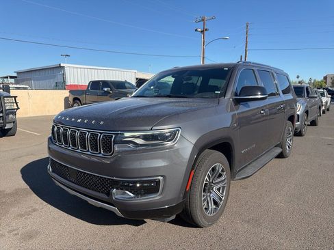 Used 2024 Jeep Wagoneer L Series II w/ Flexible Seating Group image 3