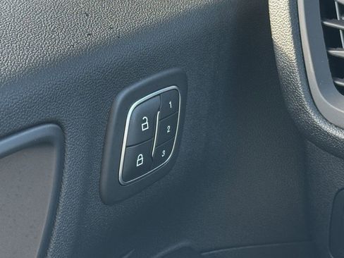 Used 2020 Ford Escape Titanium image 26