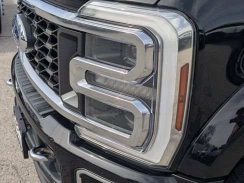 Used 2024 Ford F450 Limited image 13