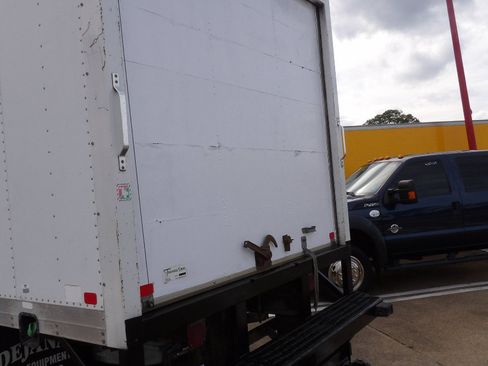Used 2014 Ford F550 2WD Regular Cab Super Duty image 7