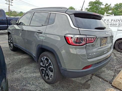 Used 2023 Jeep Compass Limited w/ Sun and Sound Group AWD/4WD image 3