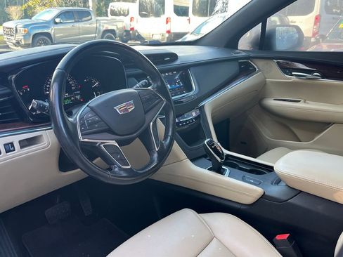 Used 2018 Cadillac XT5 Luxury image 6