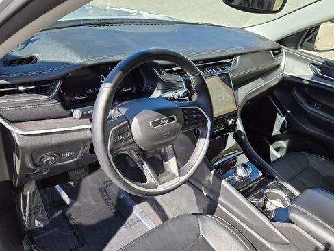 Used 2021 Jeep Grand Cherokee L Limited w/ MOPAR Finishing Package image 6