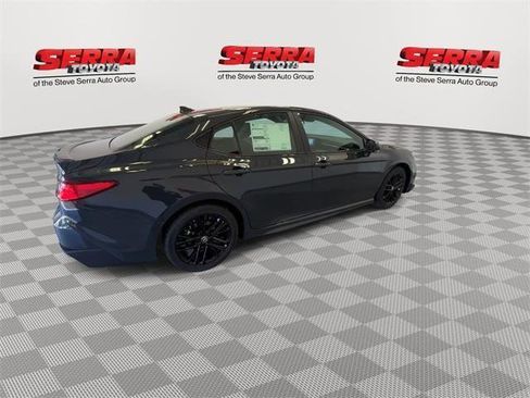 Certified 2025 Toyota Camry SE image 3