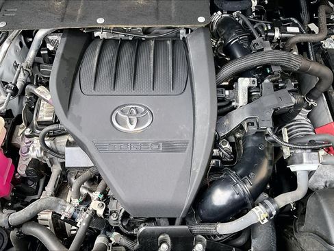 Used 2023 Toyota Highlander XLE FWD image 33