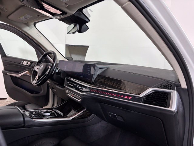 Used 2025 BMW X7 xDrive40i w/ Premium Package AWD/4WD image 23